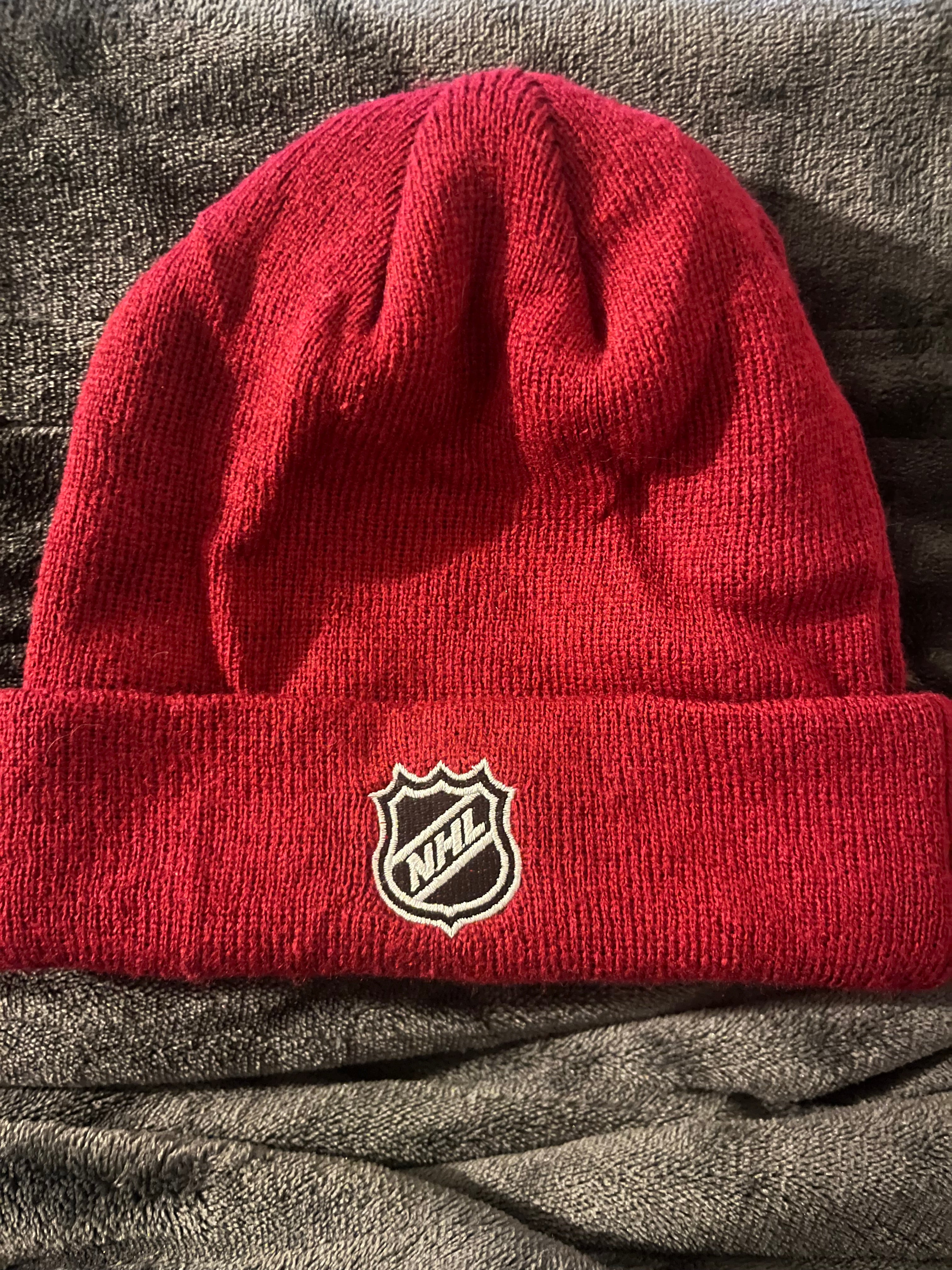 Colorado Avalanche Knit Beanie – Maroon